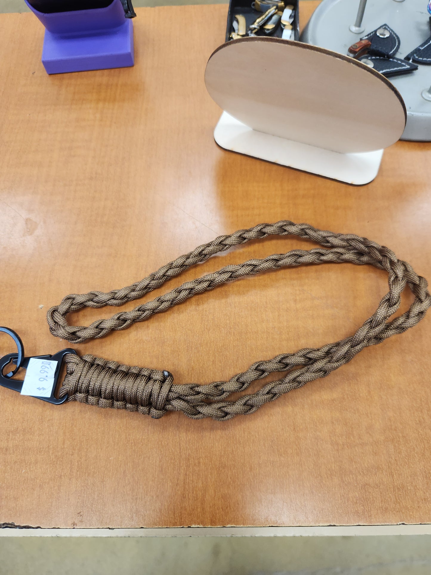 Paracord lanyard