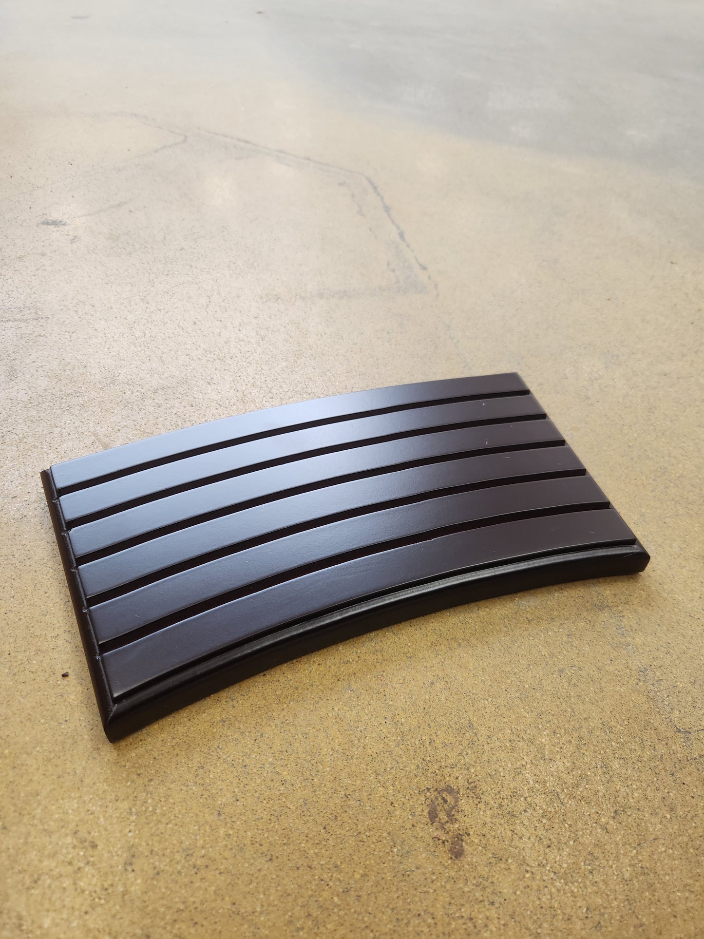 Flat rack with curve